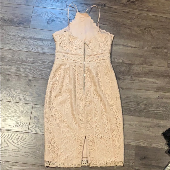 Lace dress - Picture 2 of 4